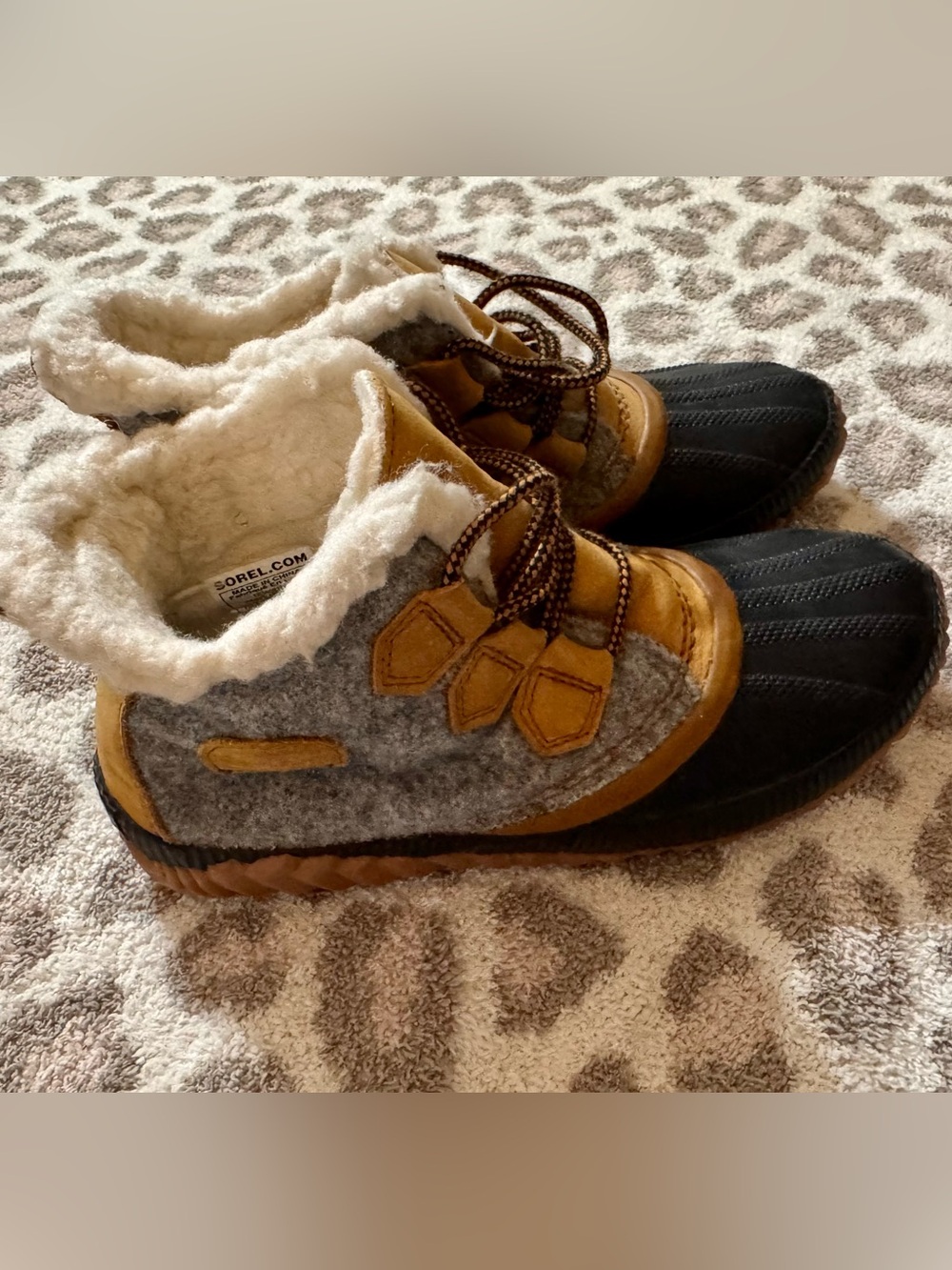 Sorel Gray Felt and Brown Leather Lace-Up Ankle Boots